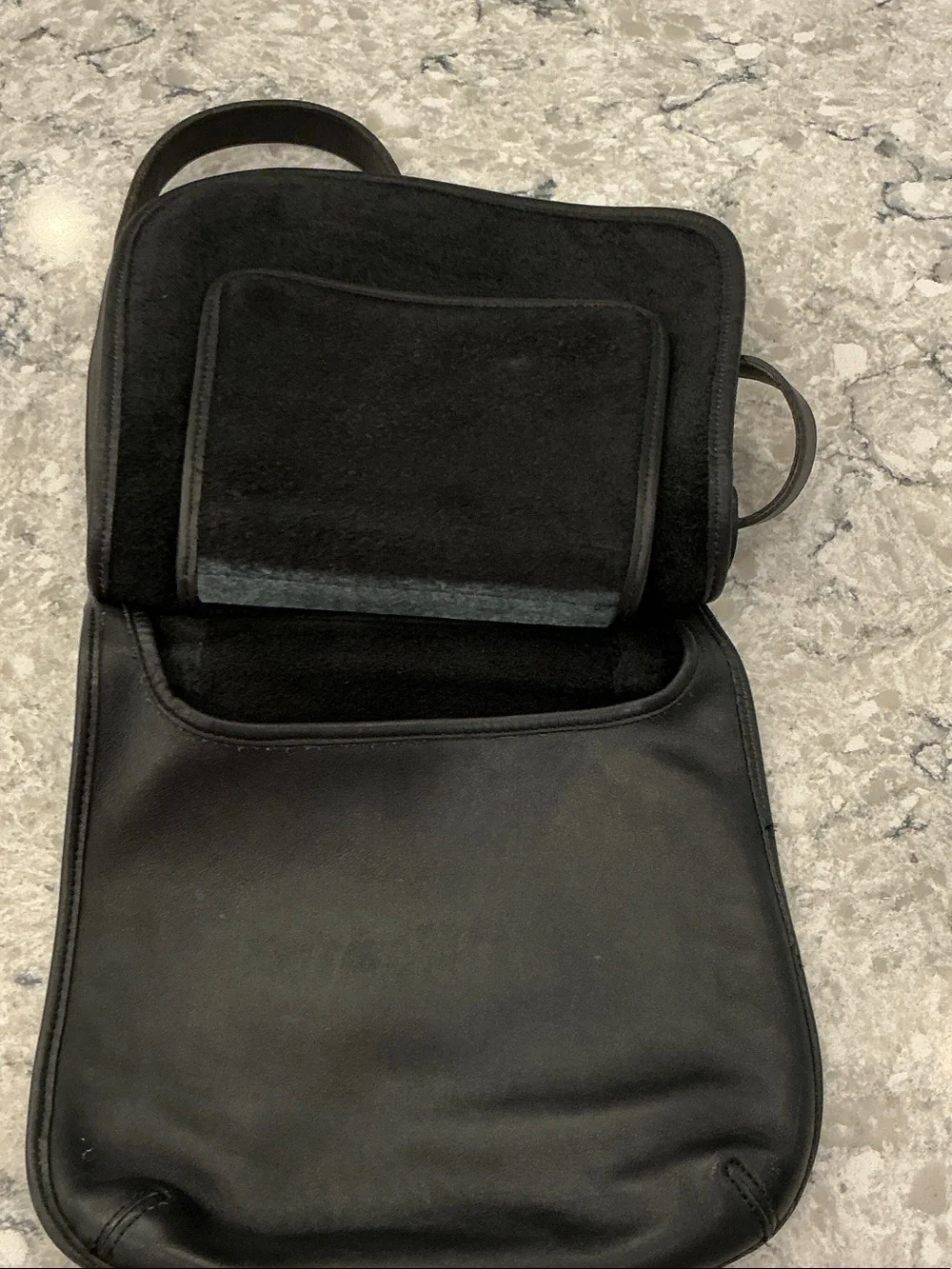 Vintage Coach 9135 Black Leather Hippie Flap Crossbody Bag Y2K